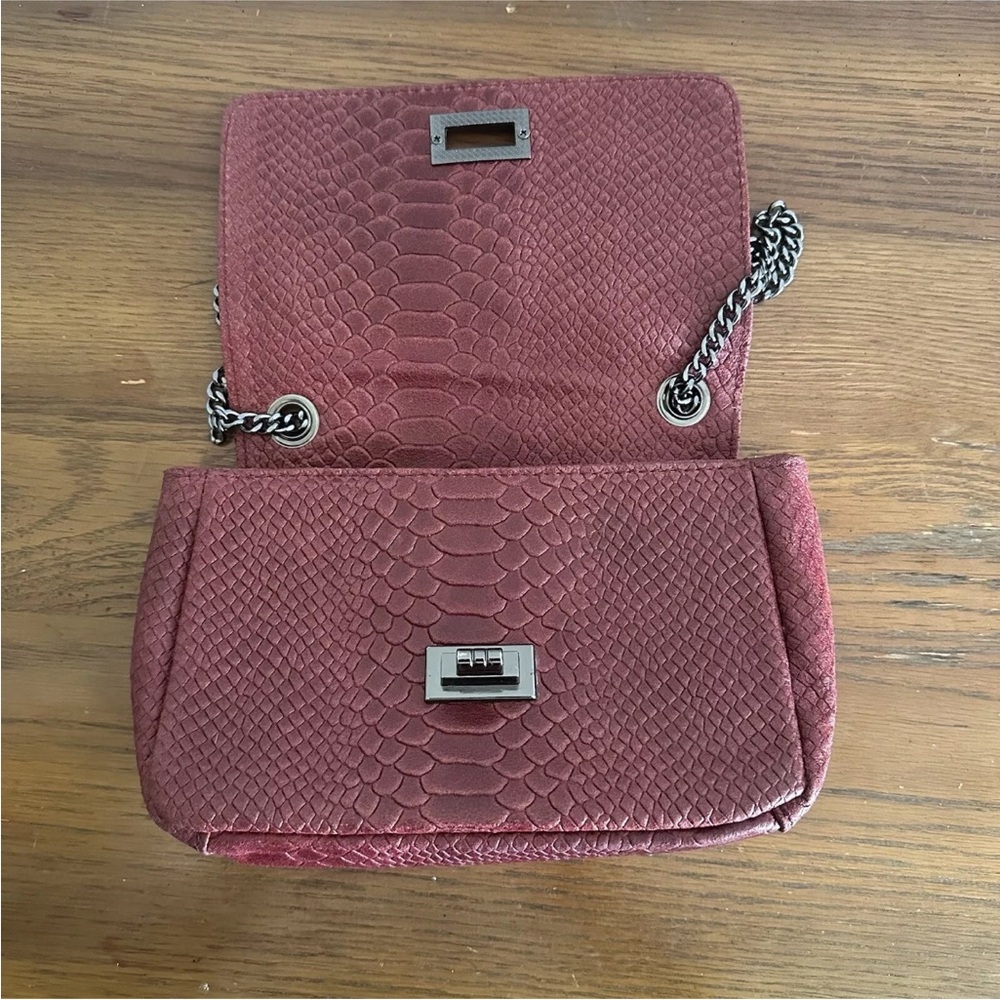 Mia Tomazzi Red Burgundy Moc Croc Leather Crossbody Purse Bag Clutch Chain Strap - Picture 13 of 13